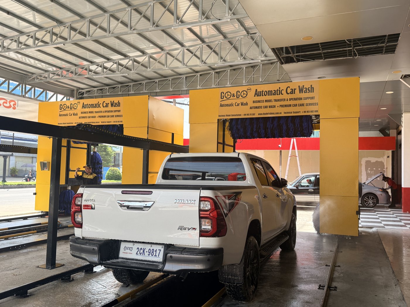 Hệ thống rửa xe ô tô tự động GO&GO tại Campuchia
